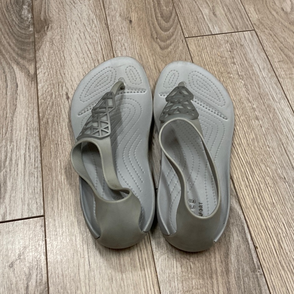 Iconic Crocs Comfort sandals
